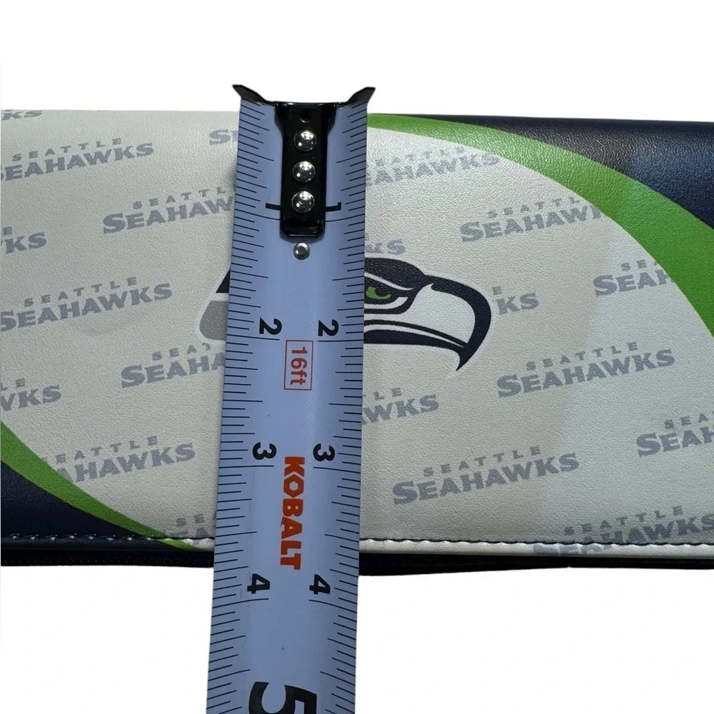 Little Earth Navy Green Cream Seattle Seahawks Wristlet Wallet